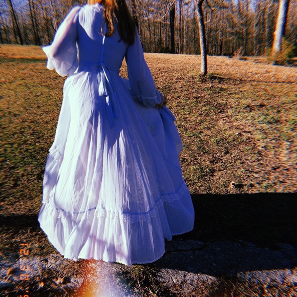 Meet your Posher, Jessica - Picture 1 of 1